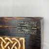 Coffret en bois pyrogravé, Arbre de vie inspiré de la mythologie nordique Yggdrasil. Une création unique de Louve de Lune pour Pyro'Art