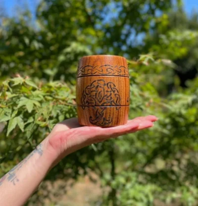 Chope à bière VIKING Pyrogravure - Pyroart Louve de Lune