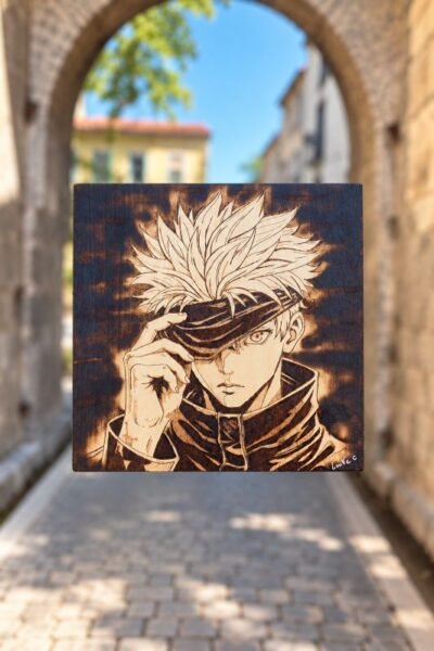 Tableau manga Jujutsu Kaisen Gojo Satoru en pyrogravure sur bois – Pyro’Art
