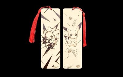 Marque-page Pikachu pyrogravé recto verso en bois